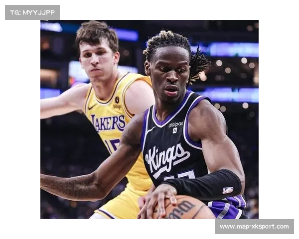 老帅海斯场边沉思，尼斯连败中显无奈